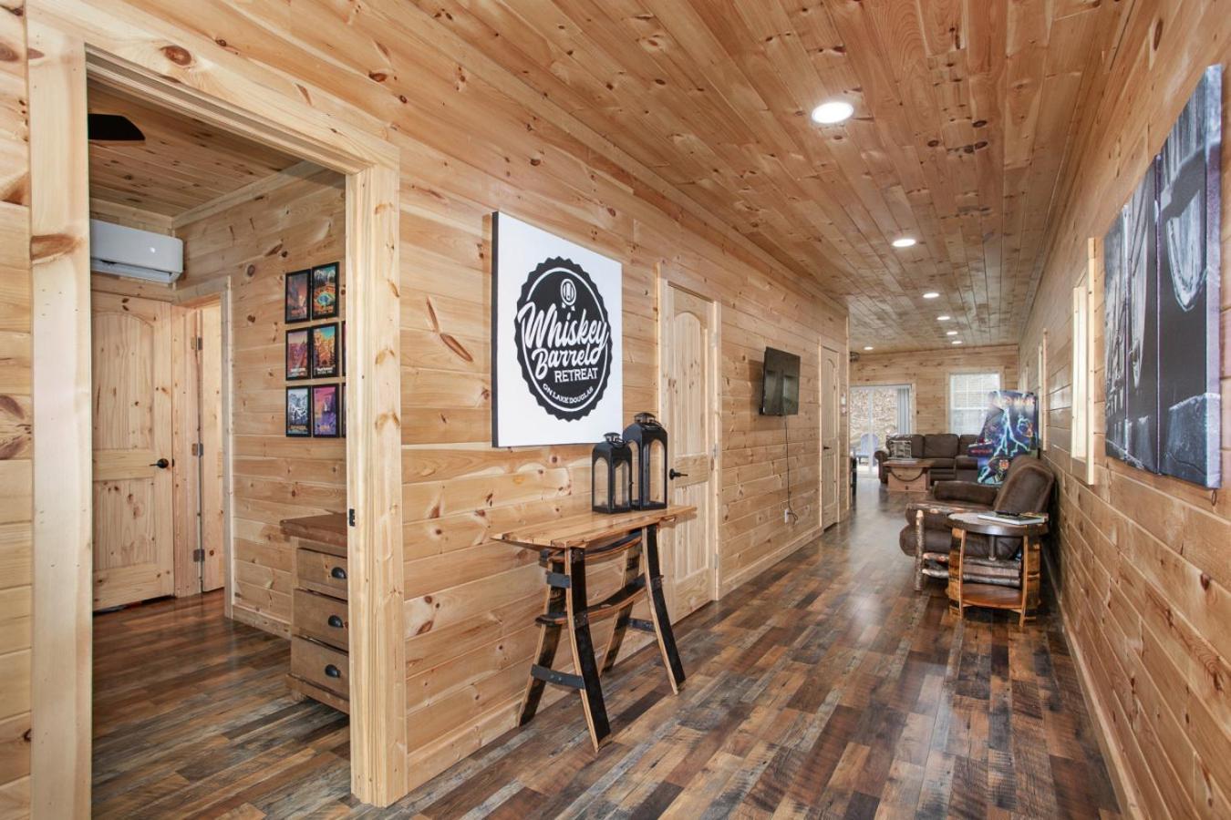 Villa Whiskey Barrel W Hot Tub Arcade Game Fire Pit Sevierville Exterior foto